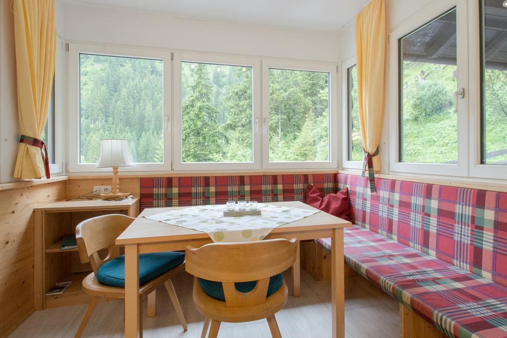 Ferienwohnung Pension Tirol Bichlbach Exterior photo